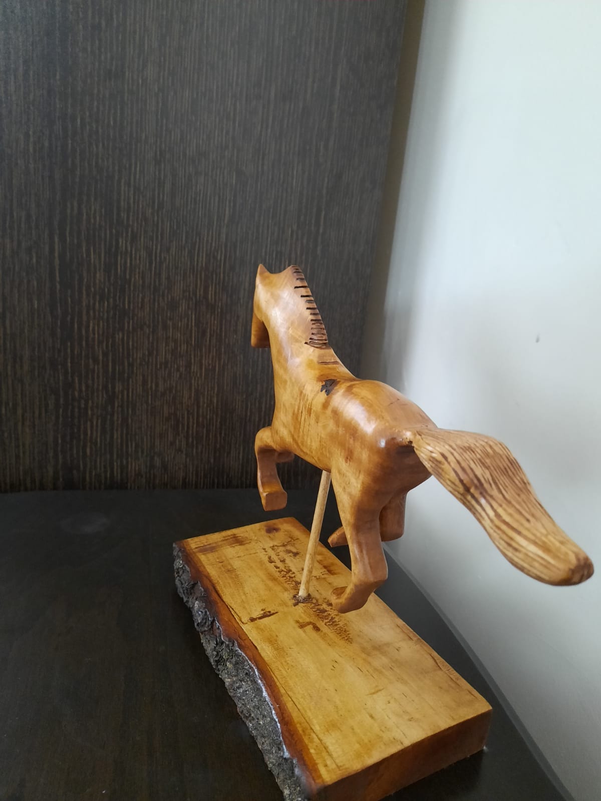 MASA ÜSTÜ EL OYMASI AT BİBLO HEYKEL